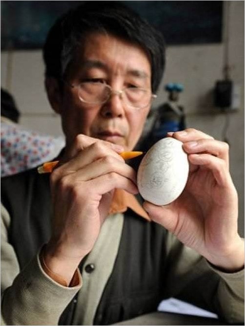 Скульптура из яичной скорлупы Wen Fuliang