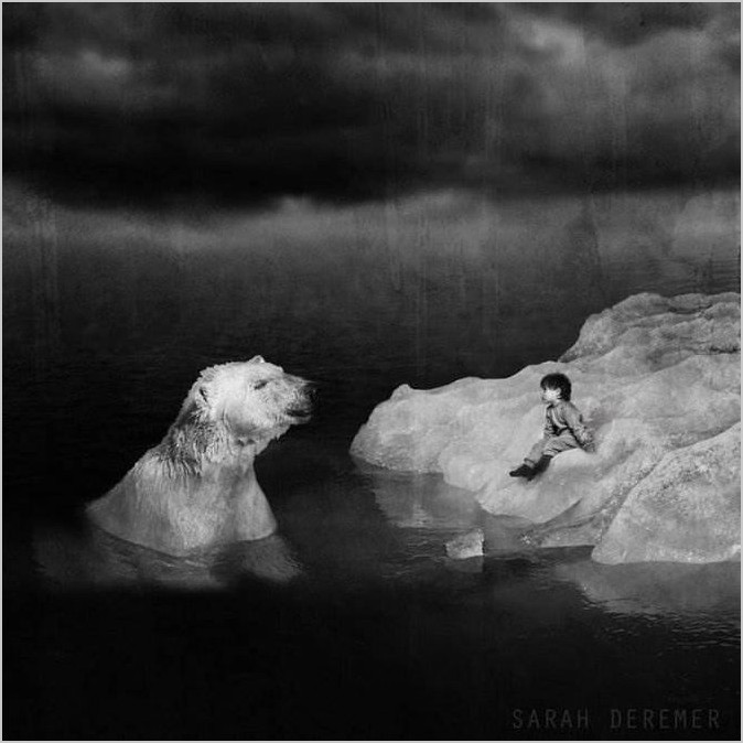 Чёрно-белый сюрреализм фотохудожницы Sarah DeRemer