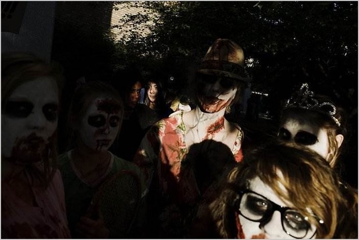 Фестиваль зомби в Монровилл (11 фото)