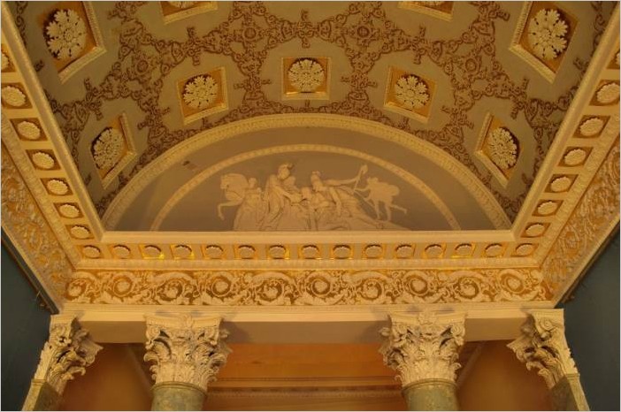 Строгановский дворец в Петербурге (23 фото)