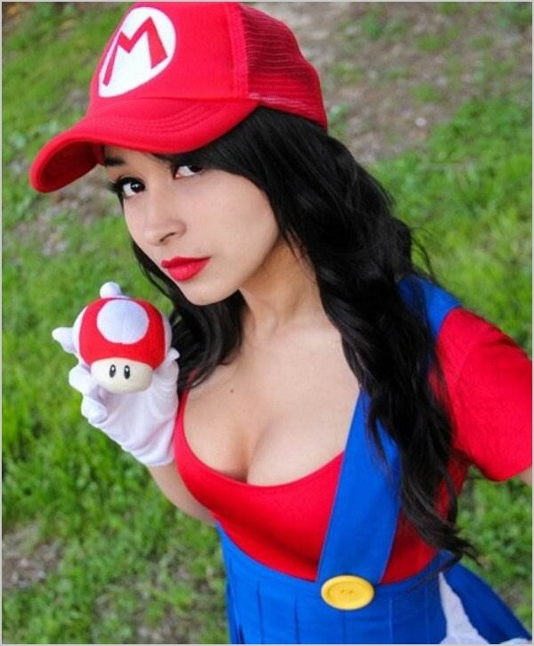 Девушки переоделись в Супер Марио, получилось красиво