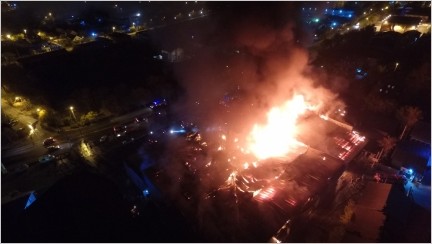 Пожар в мебельном магазине в Иркутске 01.10.2018 фото