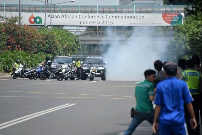 Теракты в Индонезии 14.01.2016 фото и видео