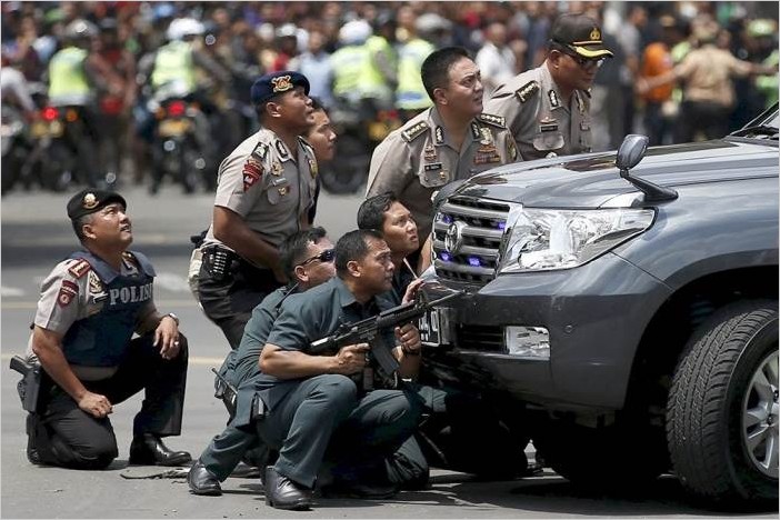 Теракты в Индонезии 14.01.2016 фото и видео