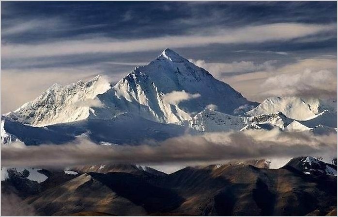Эверест (гора Джомолунгма) фото