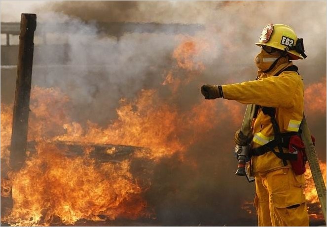 Пожары в Калифорнии, эвакуированы более 12 тыс. человек