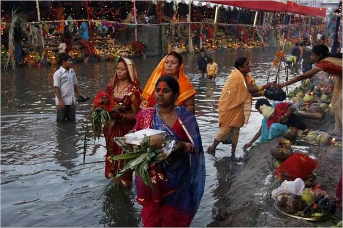 Праздник Чхатх или Сурья Пуджа в Индии фото