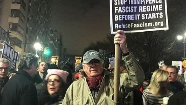 Протесты в США против Трампа фото