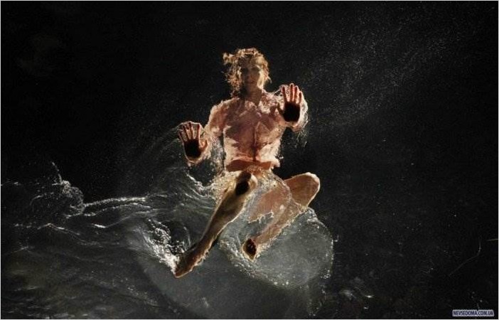 Fuerza Bruta фото. Танцы под водой