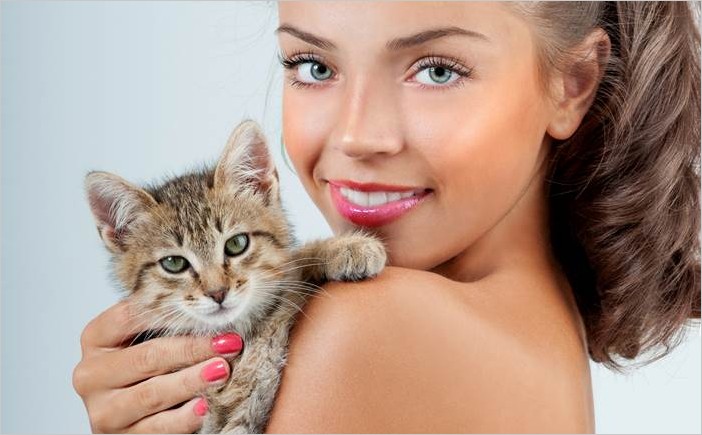 Красивые девушки с кошками фото