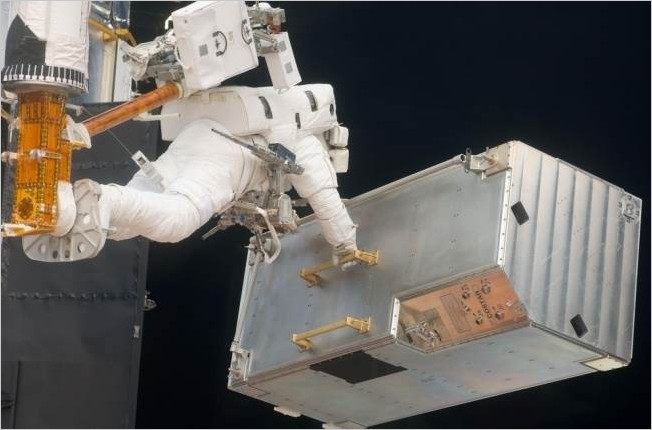 Ответ фильму «Гравитация» от настоящих космонавтов. NASA фотосессия в космосе