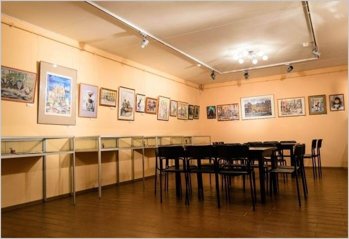 Анастасия Нильская выставка в СПб «Городские сумасшедшие»