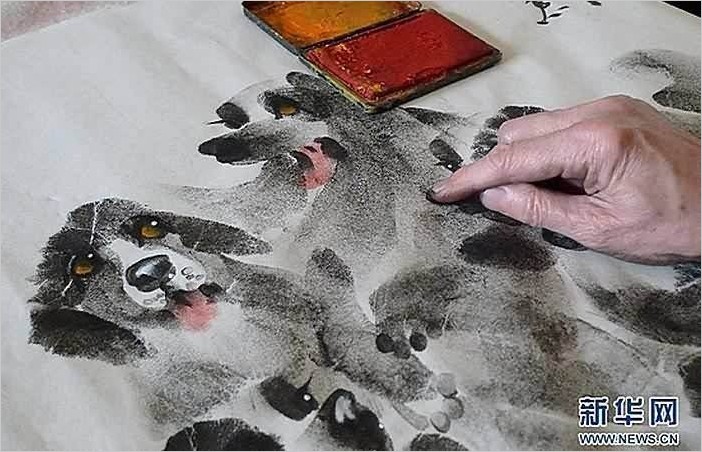 Китайский художник Чжан Баохуан. Рисунки пальцами