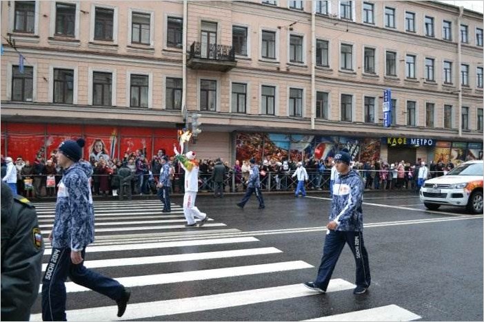 Олимпийский Огонь в Санкт-Петербурге фото