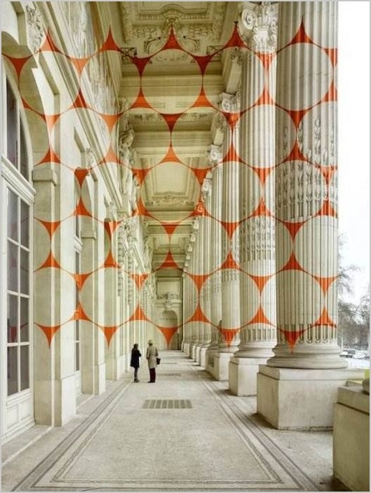 Felice Varini оптические иллюзии в Париже фото