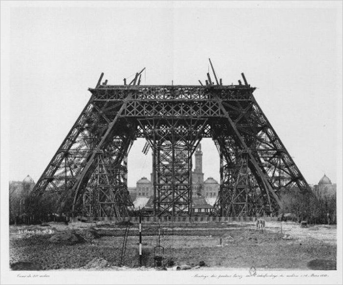 Строительство Эйфелевой башни в фотографиях
