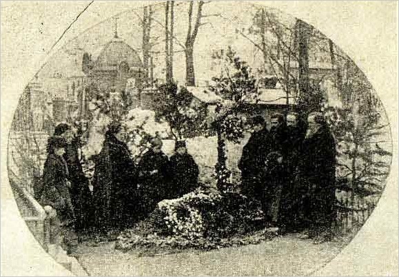 Где похоронен Достоевский