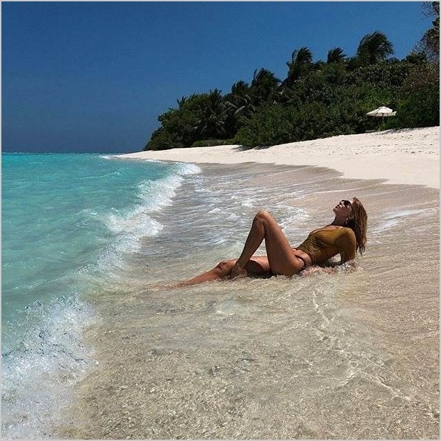 Елена Перминова в купальнике на Мальдивах фото