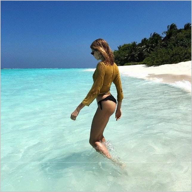 Елена Перминова в купальнике на Мальдивах фото