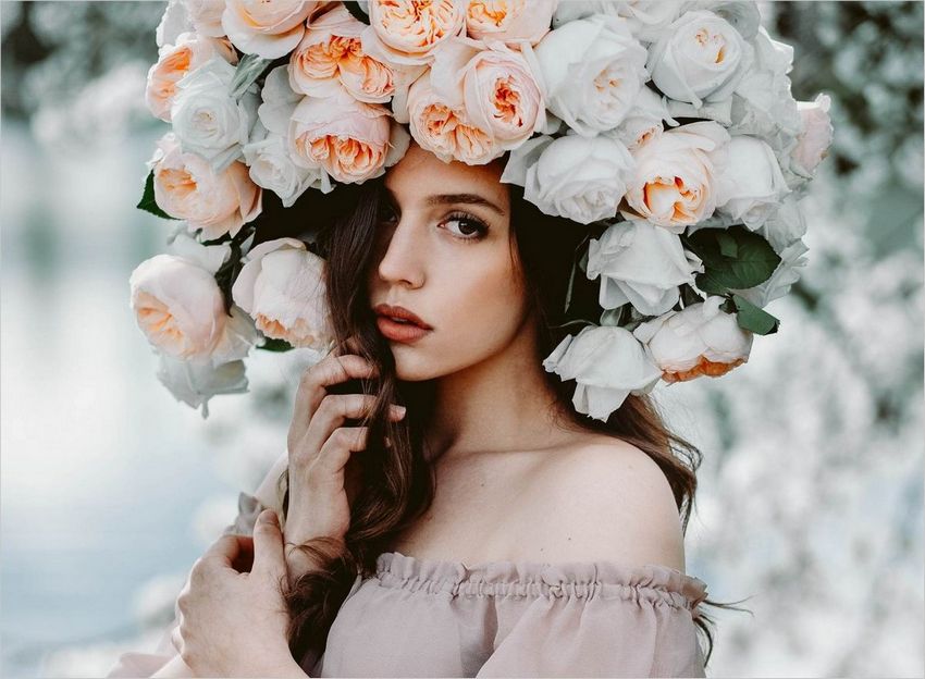 Красивые девушки с цветами (15 фото)