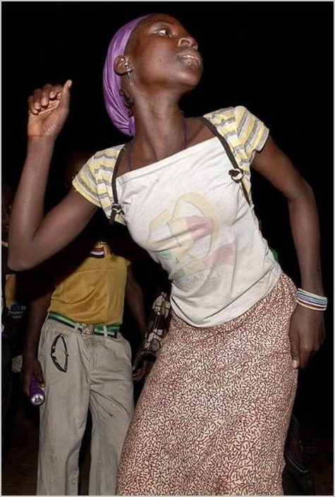 Фотограф Давид Пайс — деревенская дискотека в Африке