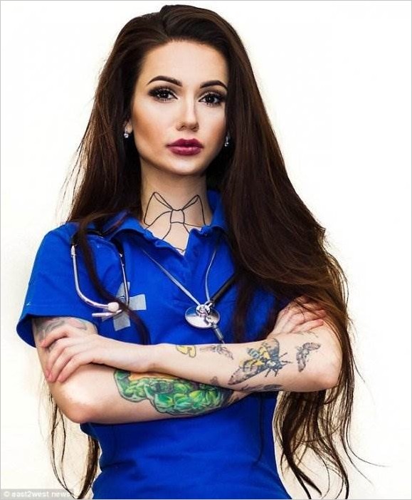 Красивая фельдшер скорой помощи Анастасия Ивашевская фото