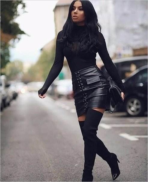 Самые красивые девушки в чёрной одежде (20 фото)